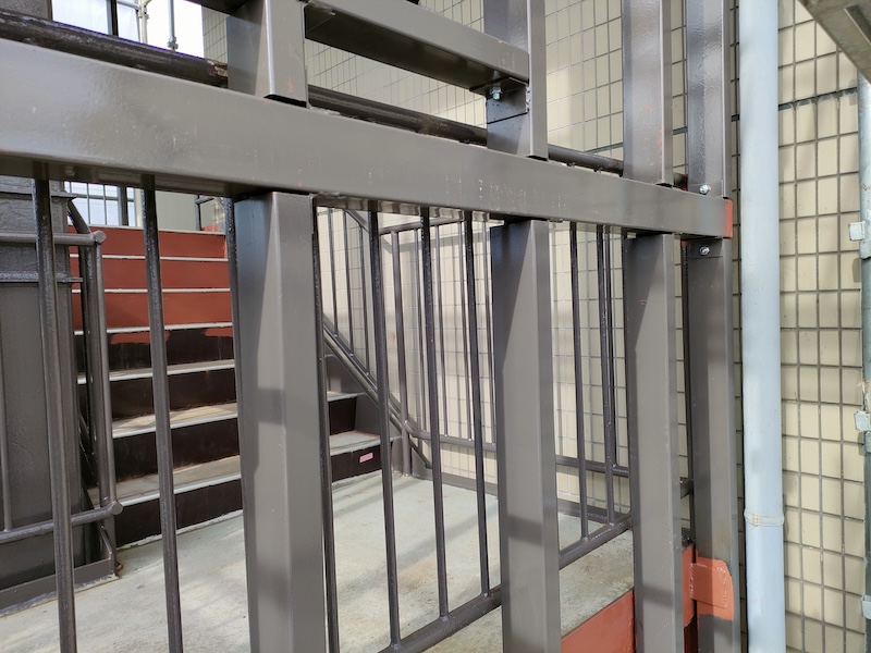 アパート外階段の鉄骨胴縁取り替え工事【After】